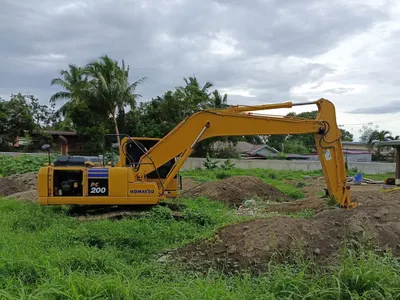 Komatsu PC200 excavator